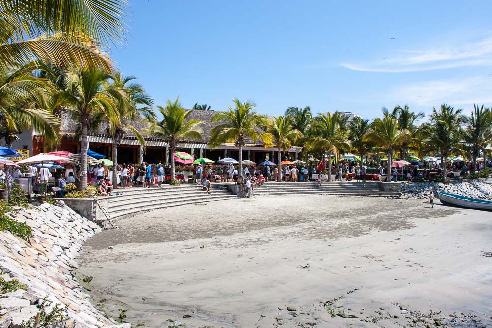 Mercado Domingo ~ La Cruz de Huanacaxtle Sunday Market 