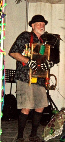 Washboard player