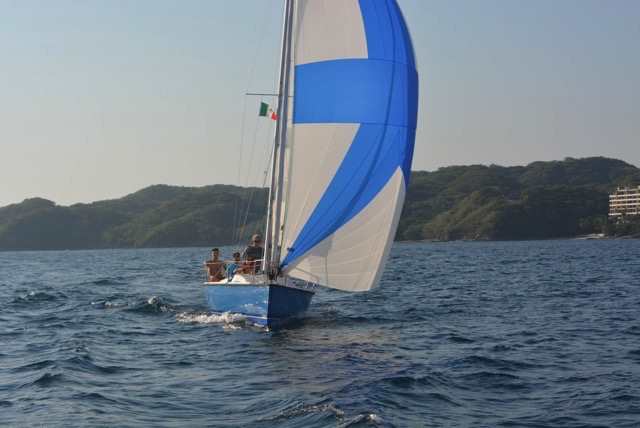 Learn to sail in Mexico