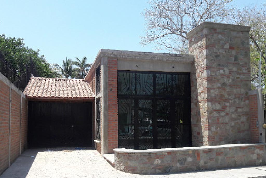 Carmen Tapia, Helping Children. La Cruz, Villa Amor del Mar